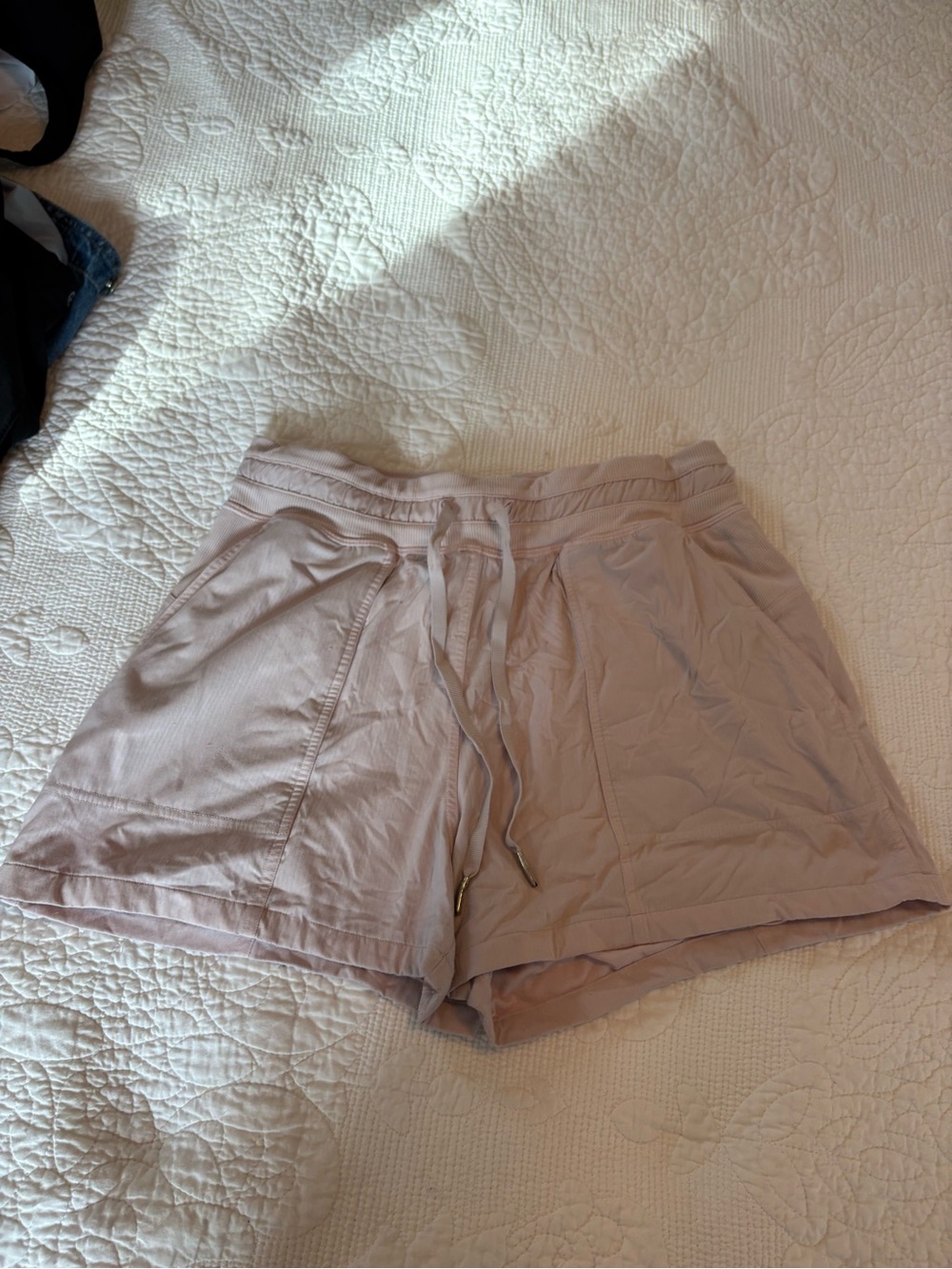 lululemon athletica Women’s Light Beige Athletic Drawstring Shorts